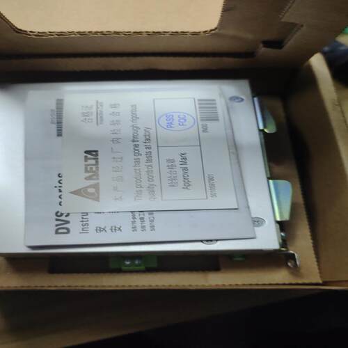 台达 DELTA 千兆工业交换机 DVS-008100,实物