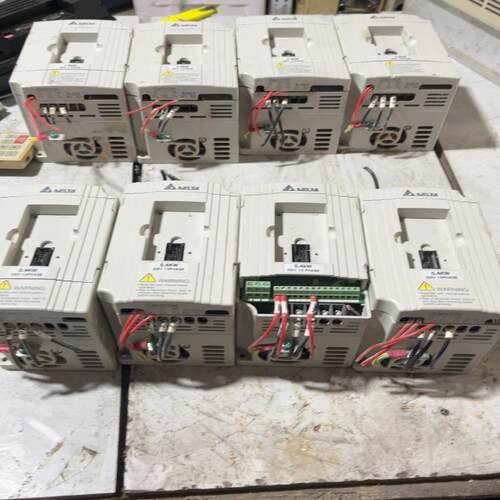 VFD004M21A台达VFD-变频器六台0.4kw220v
