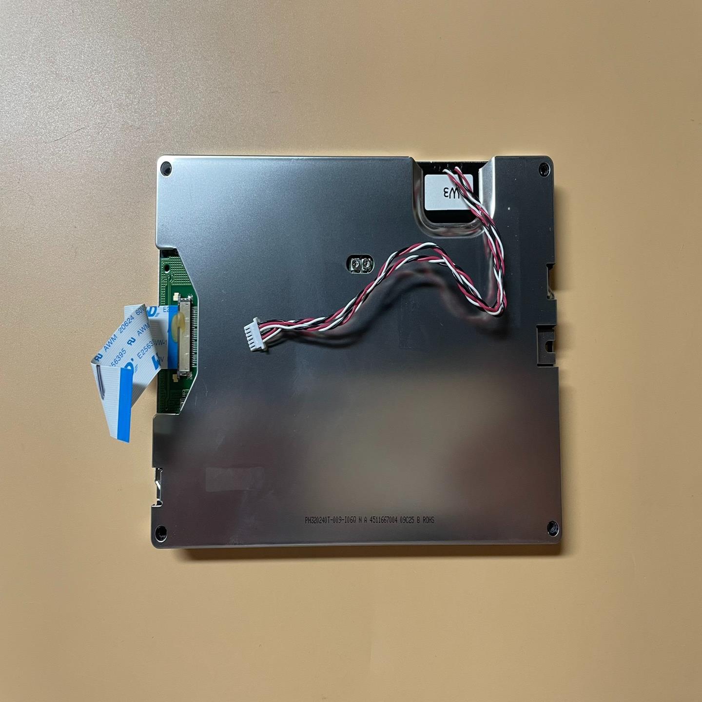 [德峰]5.7寸 LED 显示屏 PH320240T-009-I06