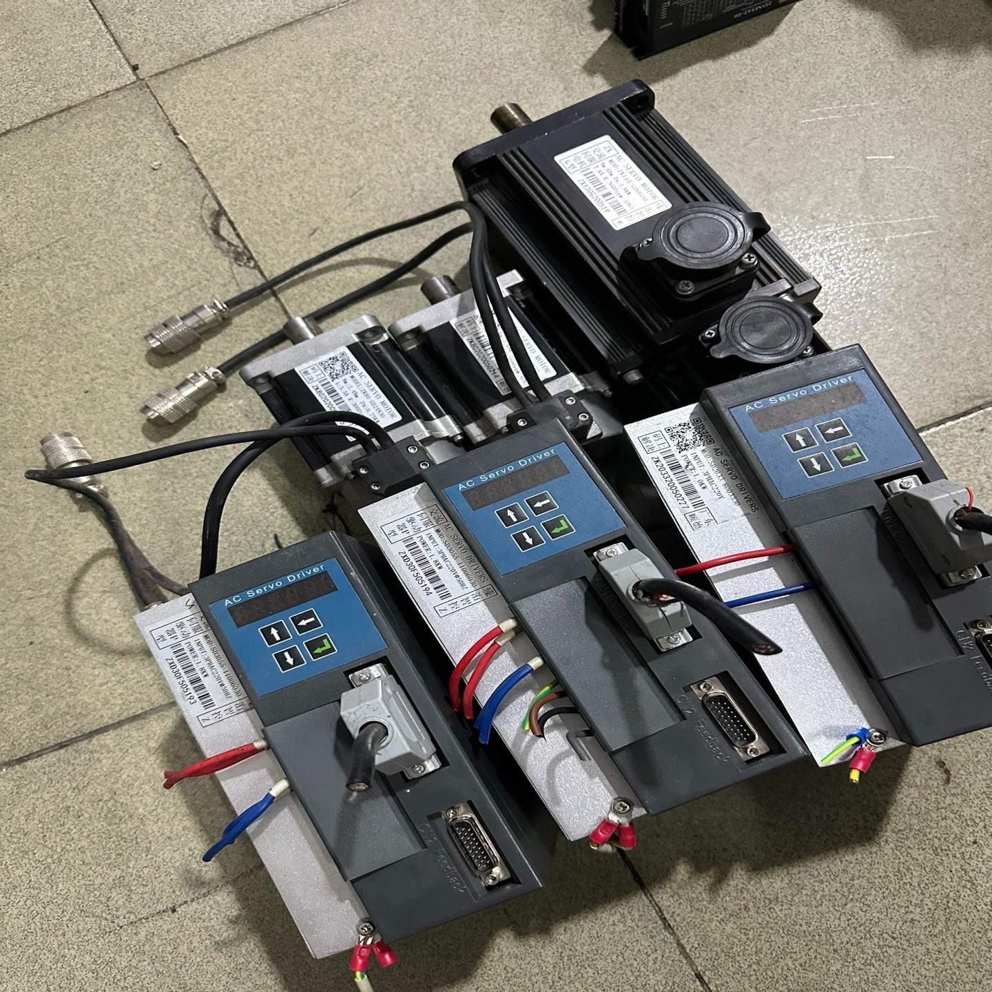 辉动伺服驱动电机1.8KW/1.0KW/3套/6套/拍前议价