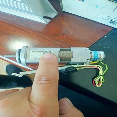 ABB  机器人电机  3HAC036900-001/04