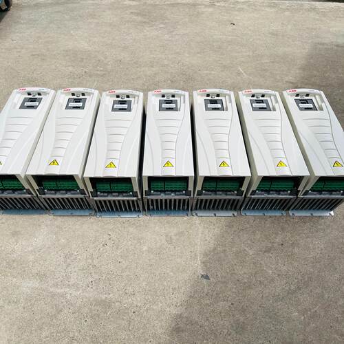 （设备配件）-ABB-03AC-1.14A3KWACS510变频器 01