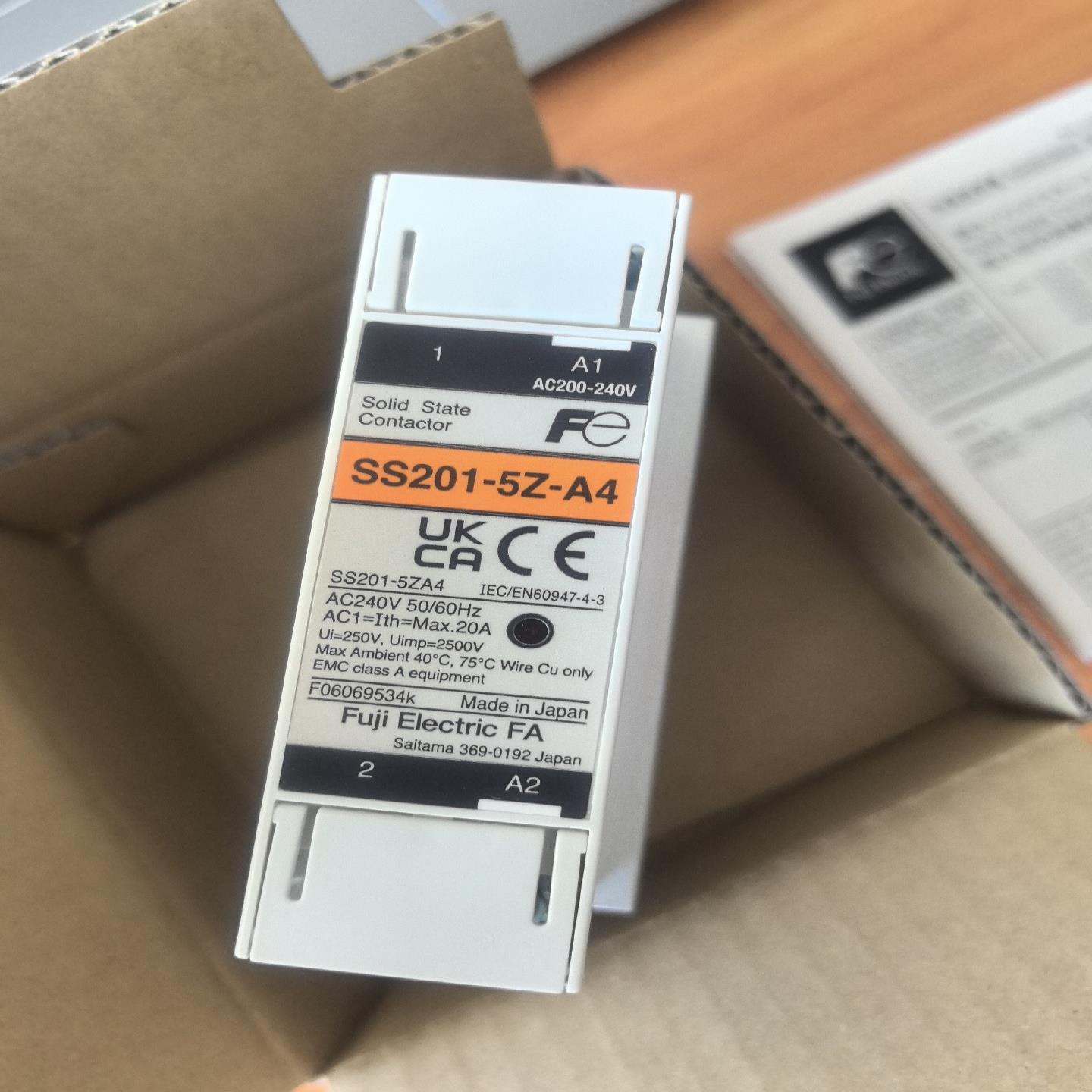 SS201-5Z-A4  200-240AC  20A