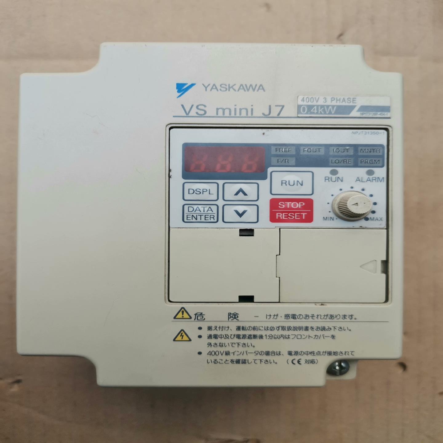 YASKAWA安川变频器 CIMR-J7AA40P4，图片实
