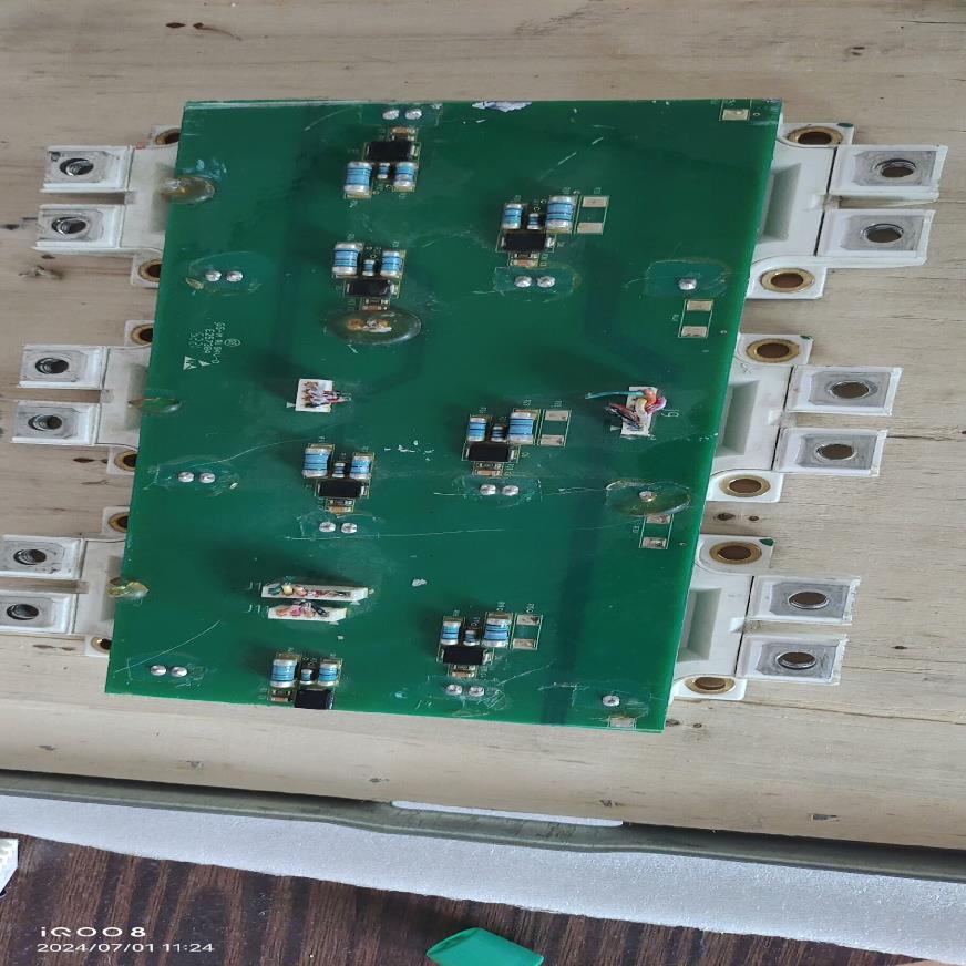 (设备配件)英飞凌模块F450R12Me4,成色漂亮,有要的联系!