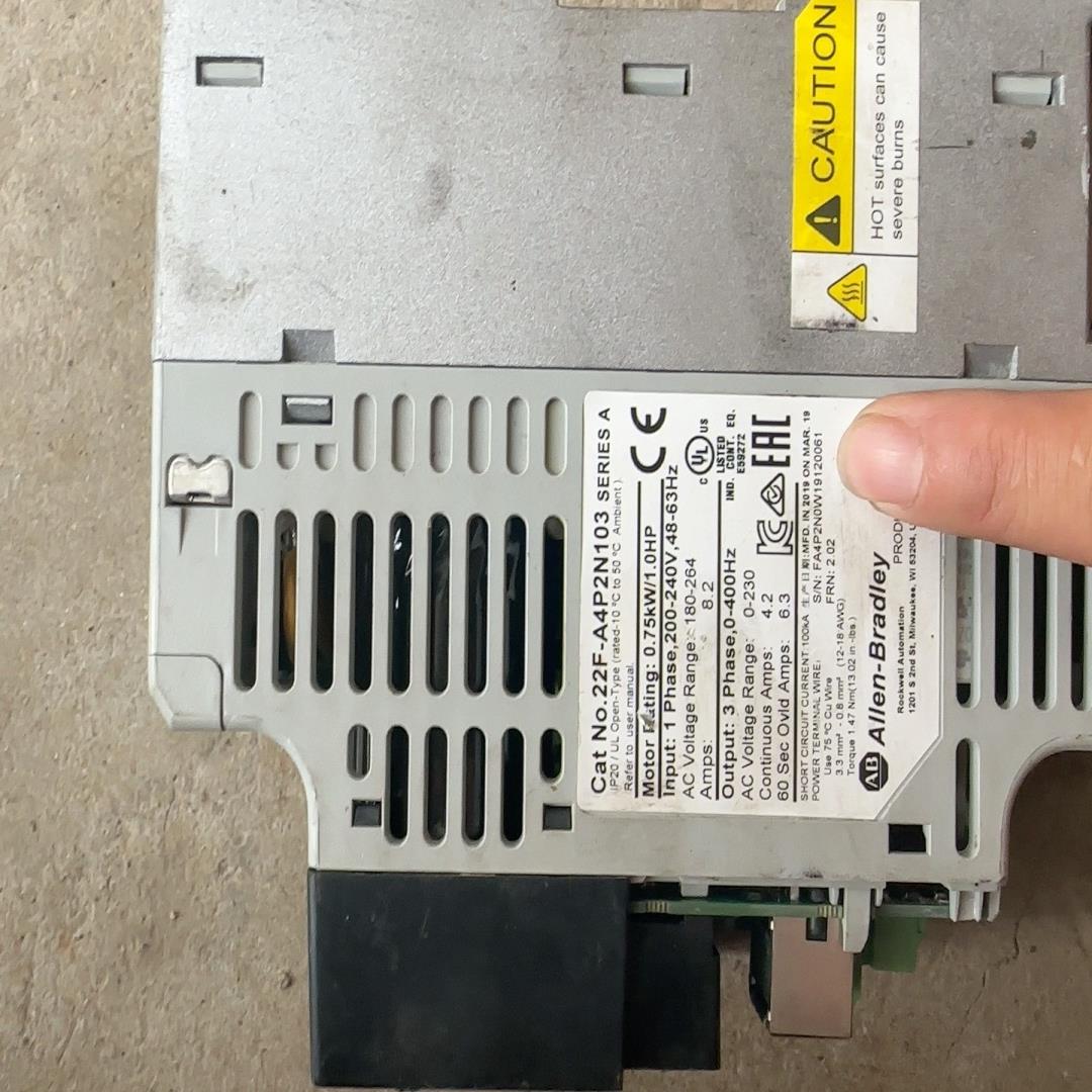 AB变频器 22f-AP2N103 功能正常 少盖子议价