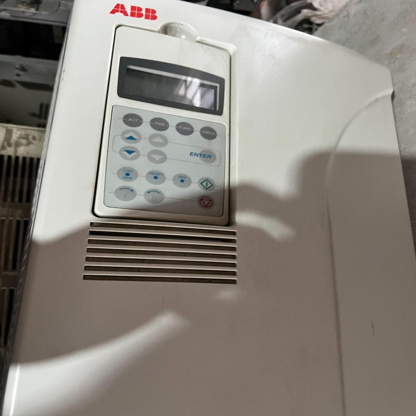 【汇生】ABB 拆机变频99新 ACS800-U1-0060-5+D【议价】