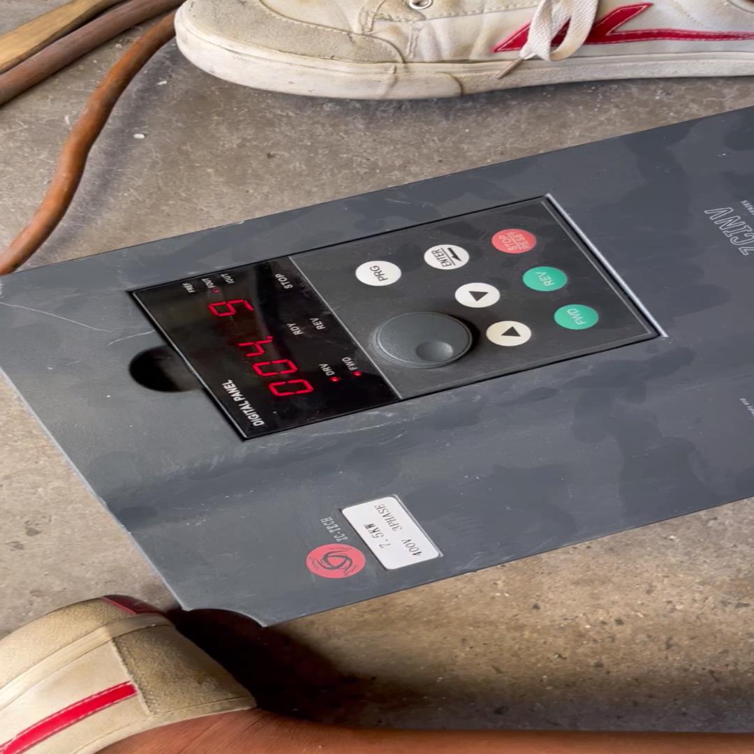 (设备配件)众辰变频器 H3400P07D5K3055