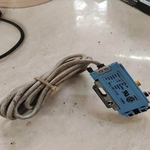 {莱茵电子商行}WLL160-F122 光纤放大器库存很多年了 没用过 外观