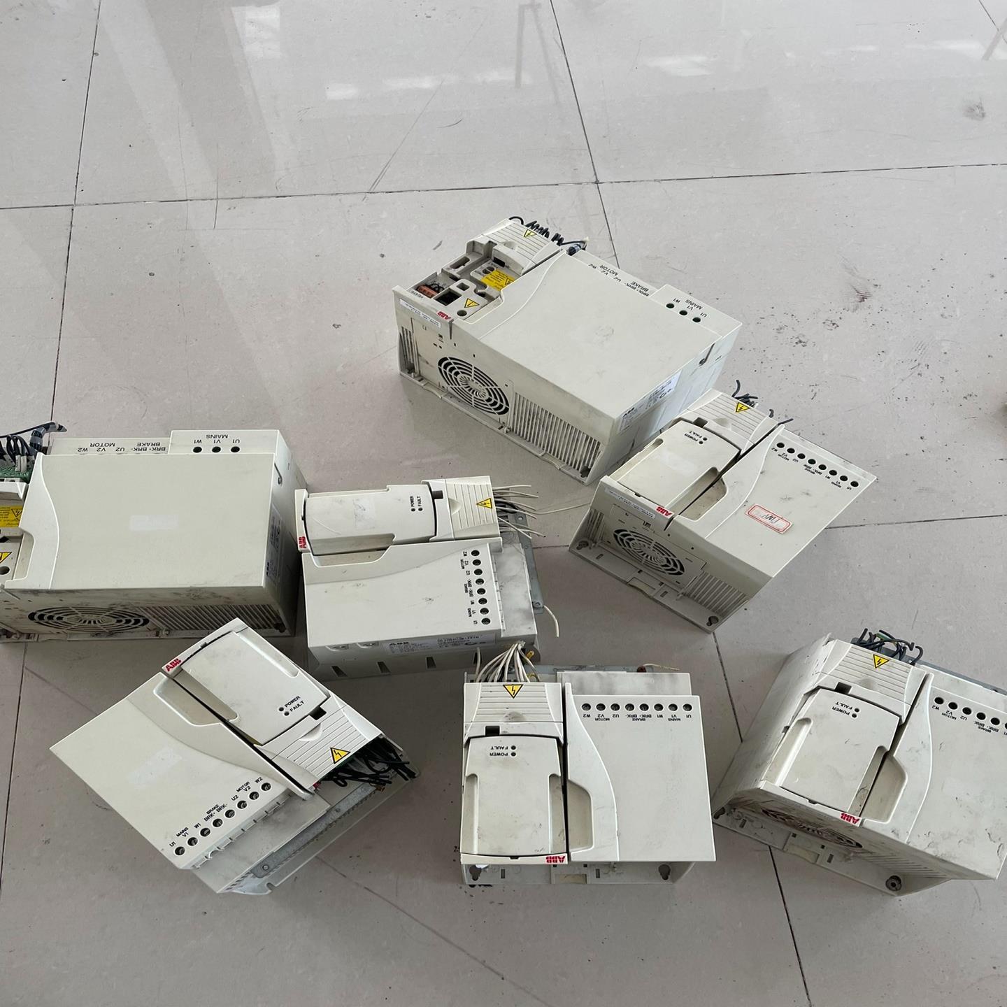 变频器 ACS350-03E-12A5-4 ACS35