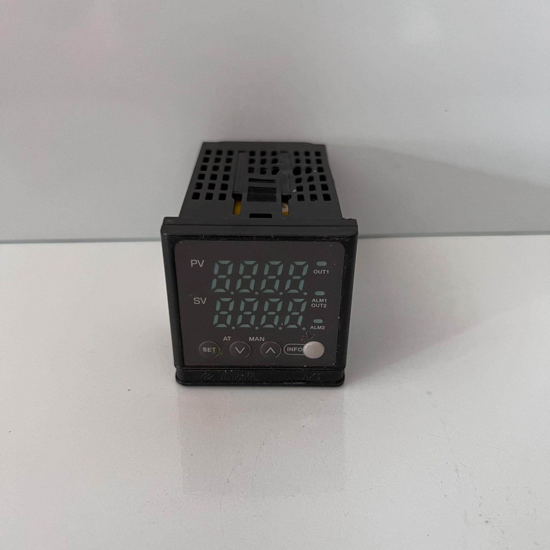 拆机 WINPARK常州汇邦温控仪AK6-AKL110-C0