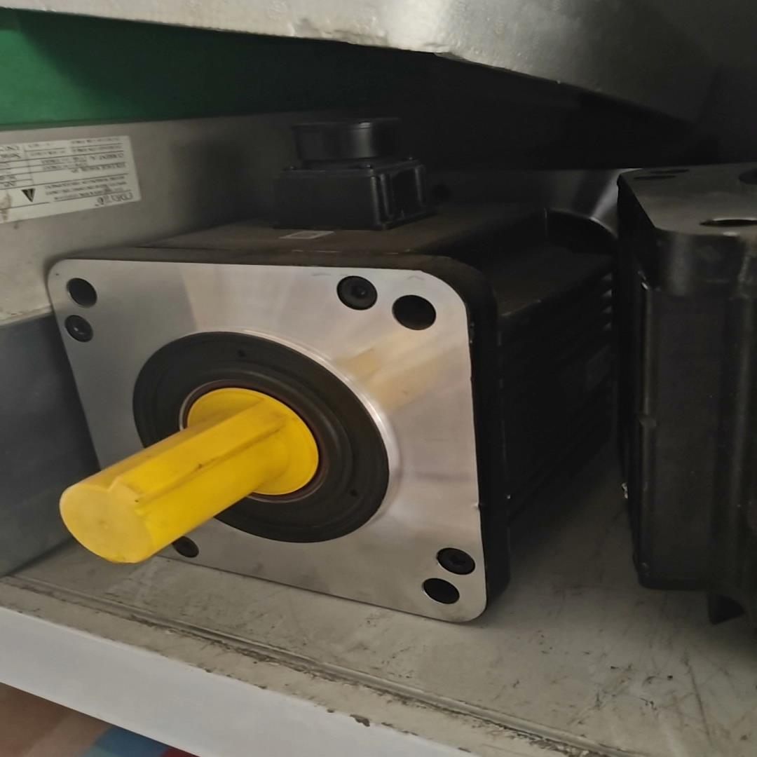 （设备配件）-TLPBKX4MA200电机AB--200