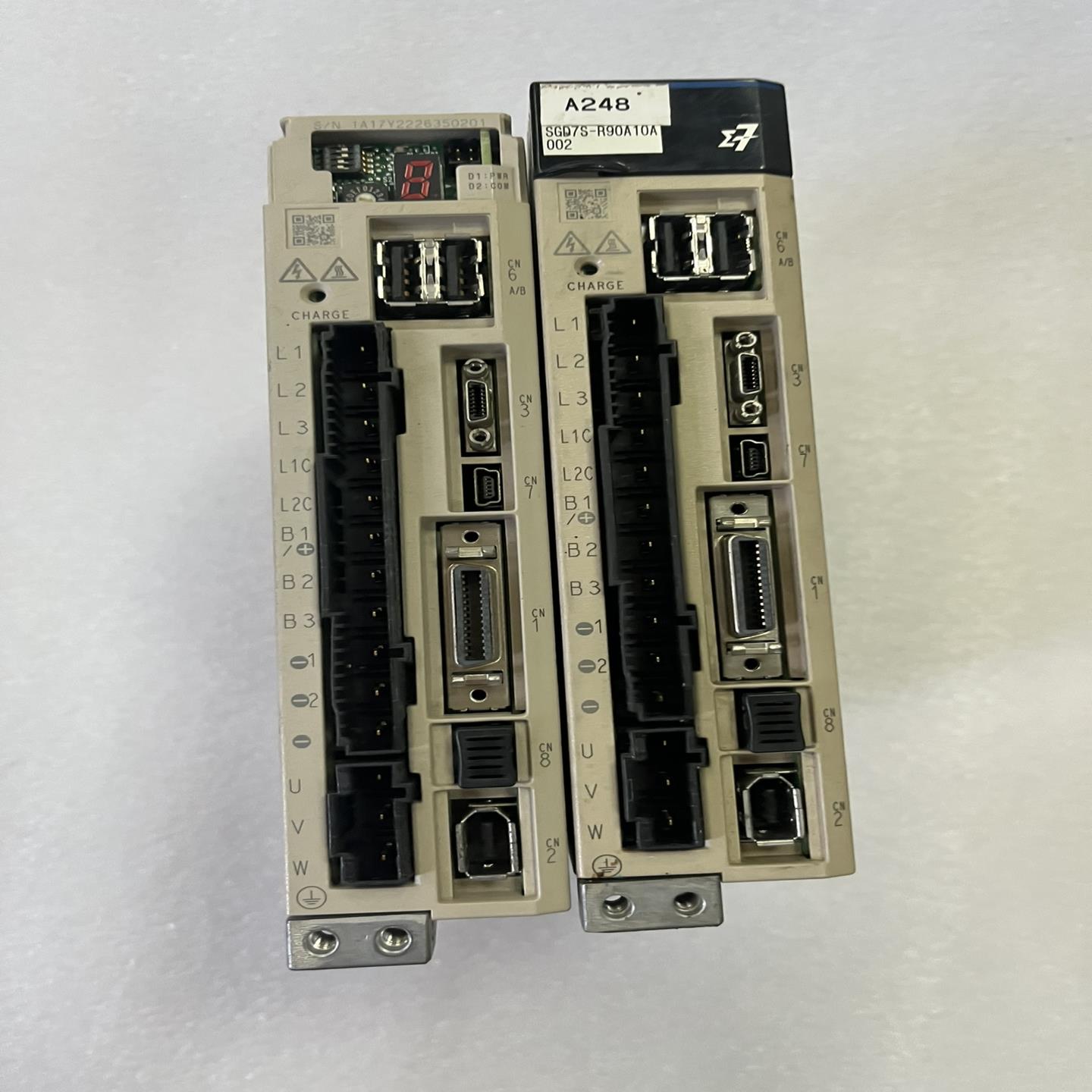 安川SGD7S-R90A10A安川7系100w总线m2型伺服