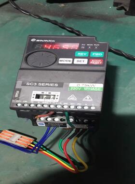 士林变频器SC3-021-0.75K 0.75KW 220V议价