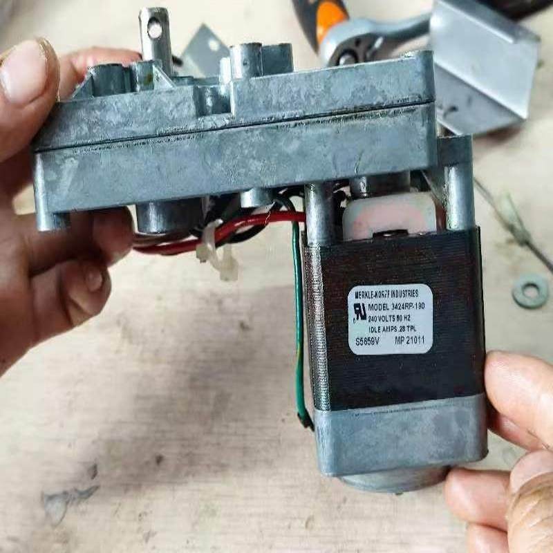 （设备配件）瑞典洁定GETINGE S8666锁门马达，拆机件，包好用。