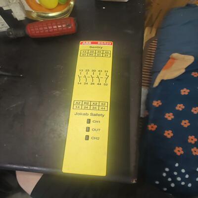 议~拆机的ABB安全继电器BSR23 2TLA010041R06