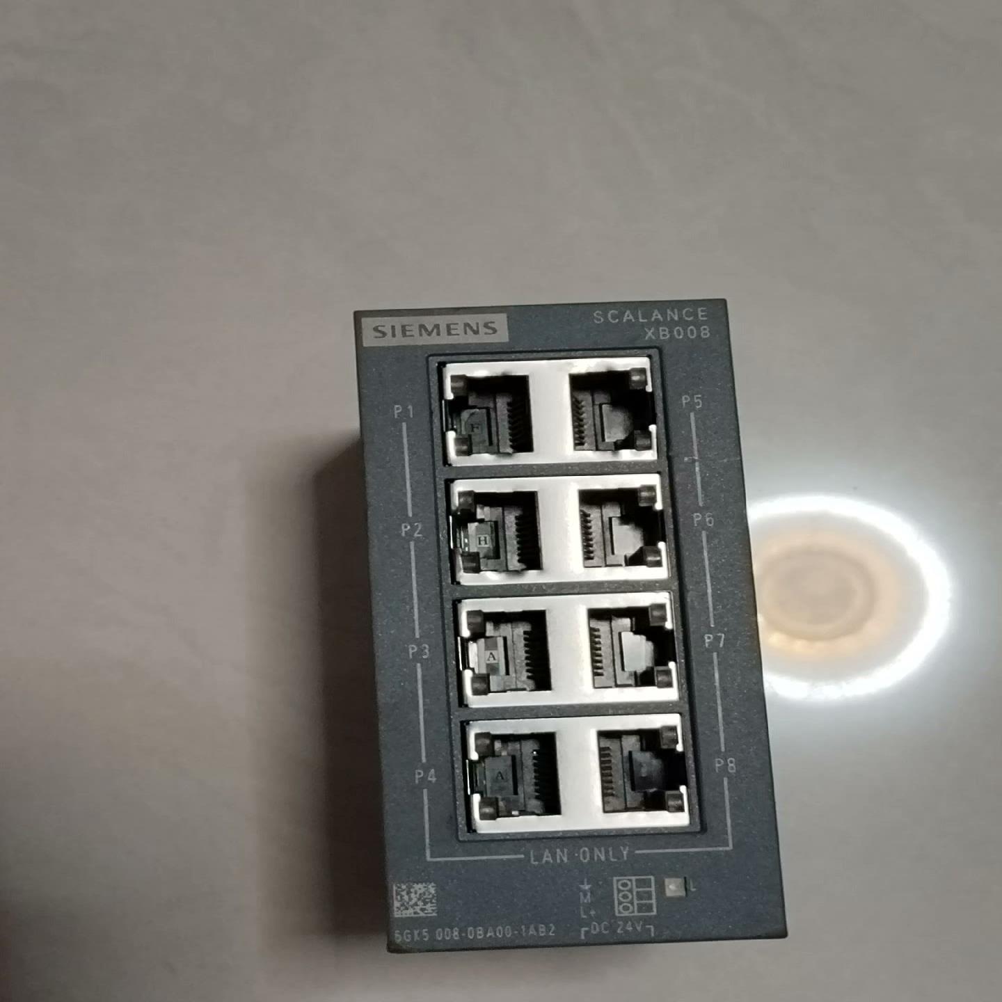 （设备配件）西门子6GK5   008-0BA00-1AB2。实物拍摄品