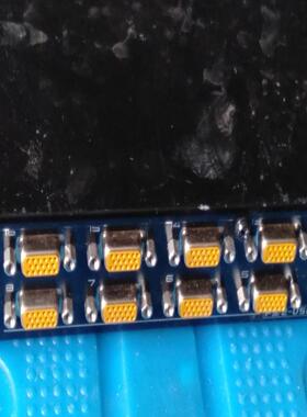 16口USB/PS2机架式KVM切换器。 CS-1716I