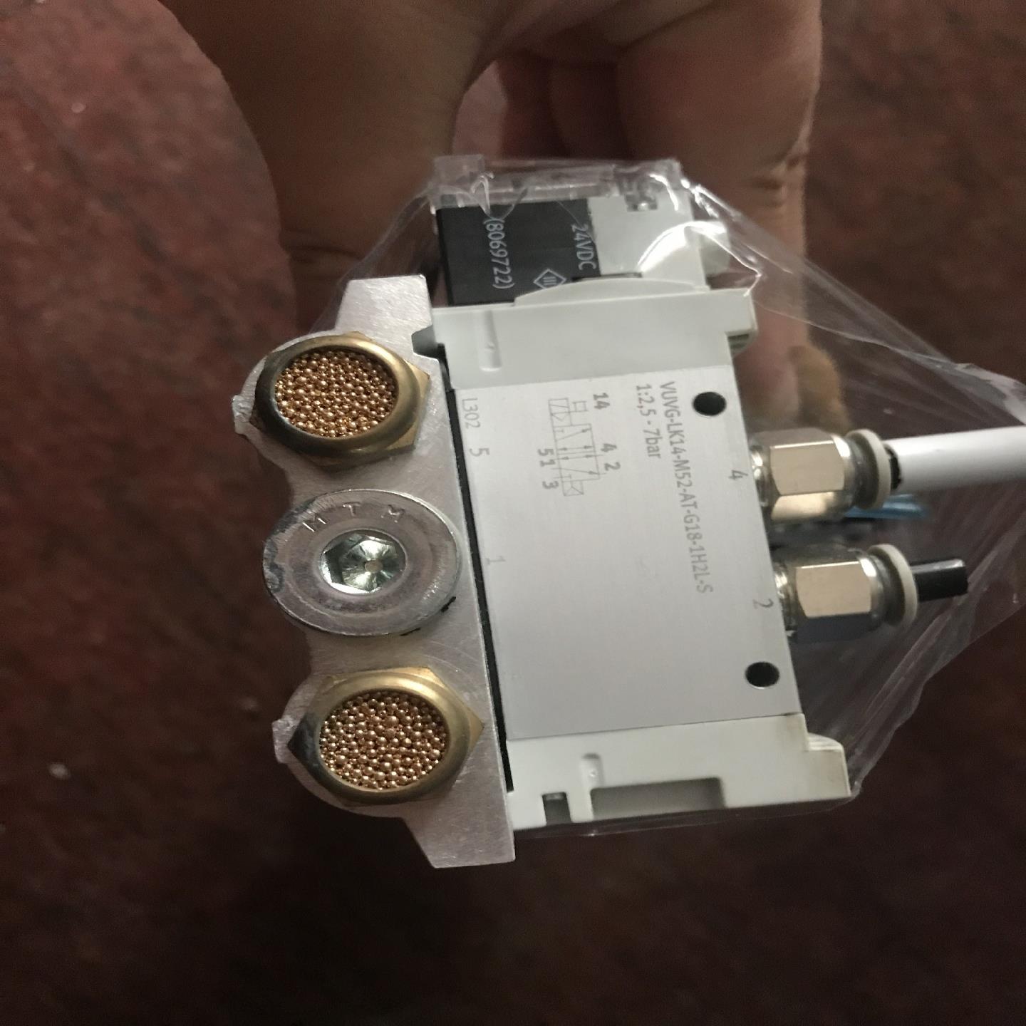 费斯托FESTO电磁阀：VUVG-LK14-M52-AT-G