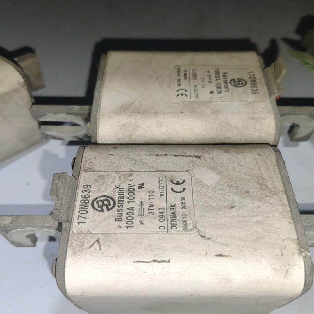 [德峰]1000V保险曼A1000M8639波士 170