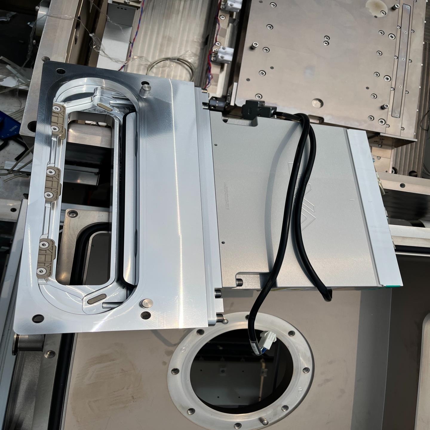 VAT门阀02210-BA24-0002/0081；A-17