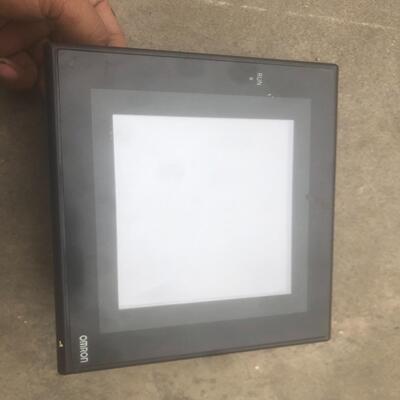 工控屏幕。型号NS5-SQ10B-ECV2。屏幕内屏破