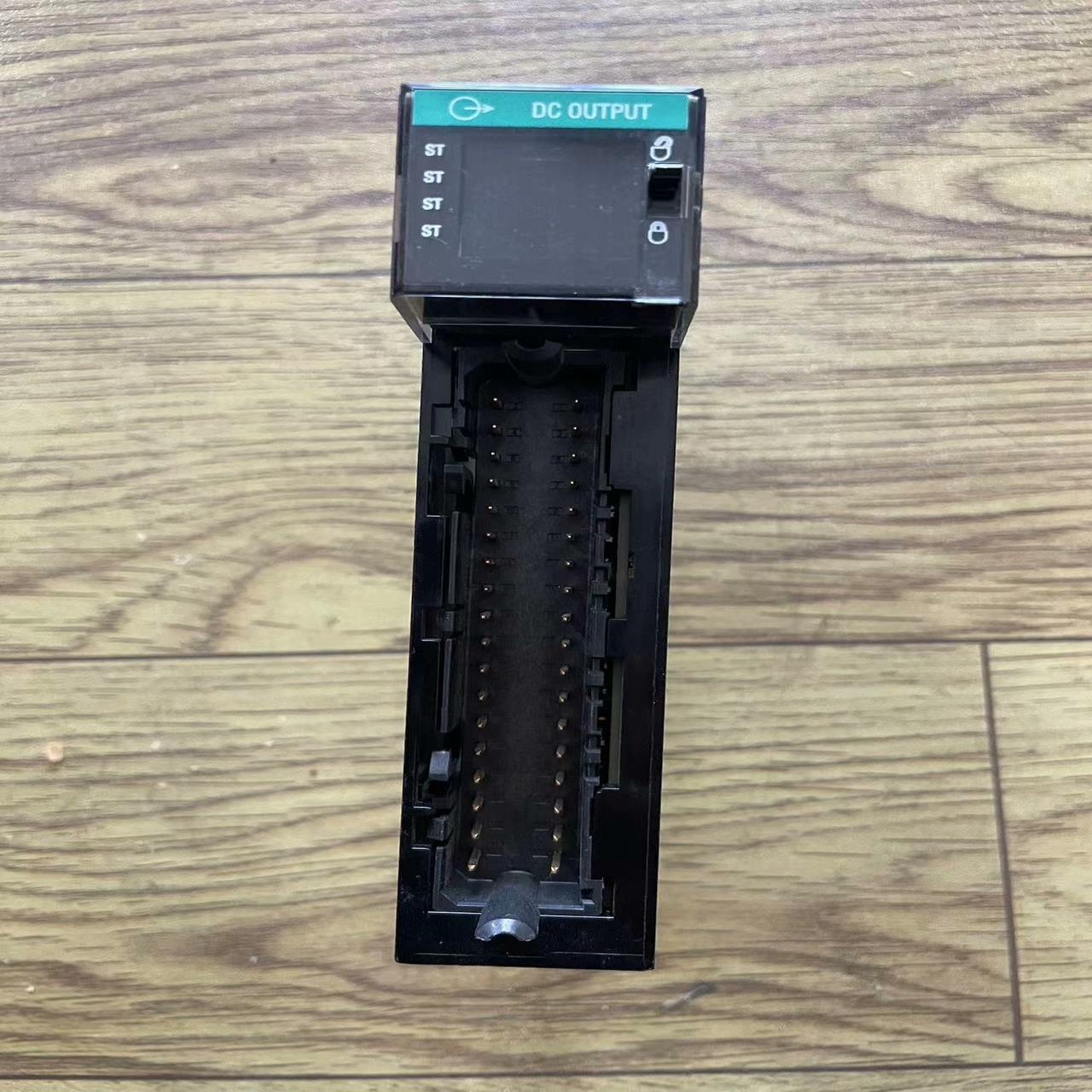 （设备配件）AB PLC 1756-OB32，拆机款，功能包好，成色如图