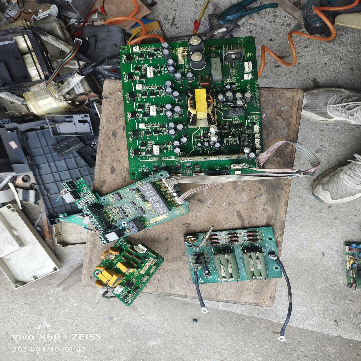 [德峰]一套拆机md320nt55kw1功能板子如图包好，，成色汇川