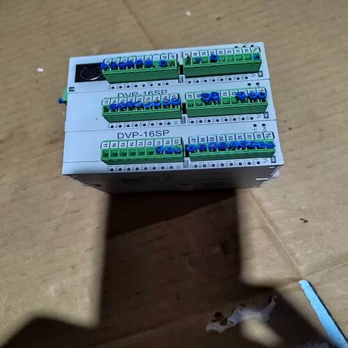 台达PLC控制器  DVP-14SS2   DVP-16SP