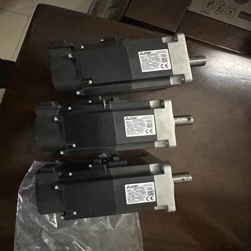 22年 的HG-KR23BJ 8台加 MR-JE-20B 六