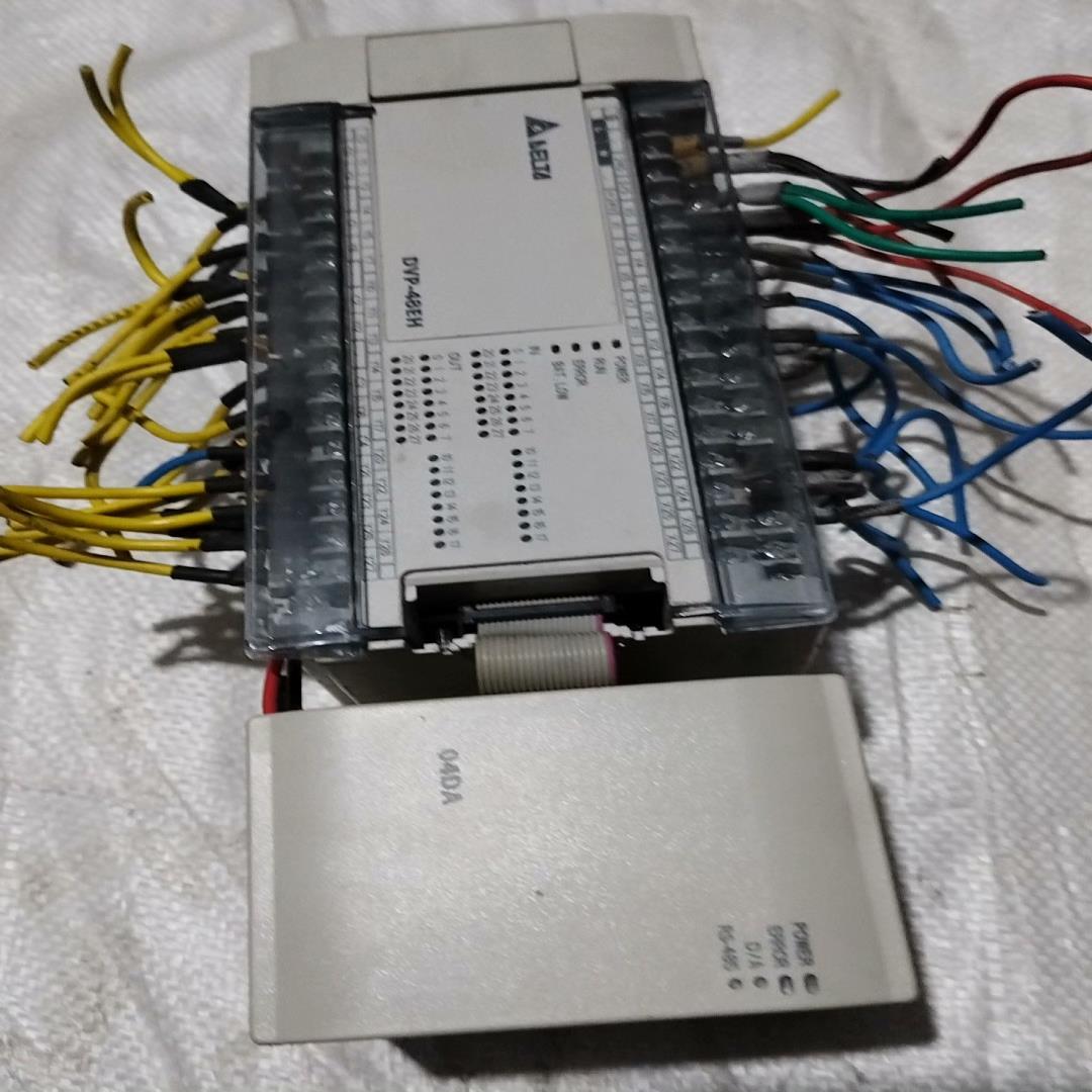 台达pIc一DVP48EH00R2加扩展DVP04DA一