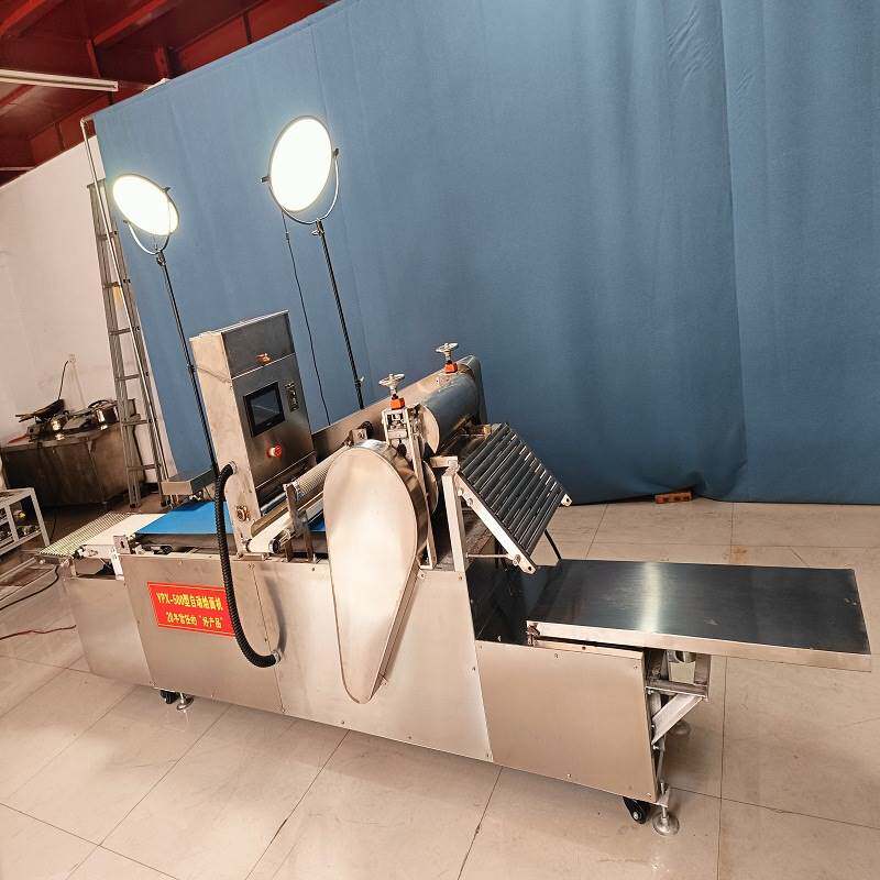 厂家直销烩面成型机烩面坯烩面胚烩面片机模仿手工拉面河南烩面机