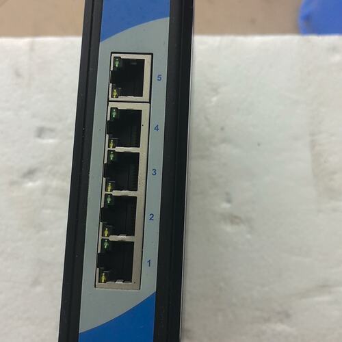 议价宇泰UT-6405 10/100M5口工业级非网管型以太网可维修