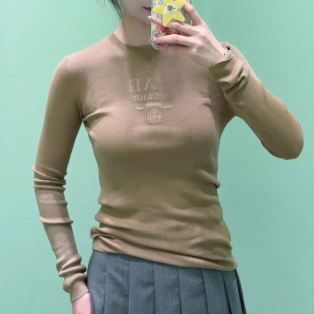 米米高定】羊毛面料 胸口字母提花 修身显瘦圆领针织衫 打底上衣