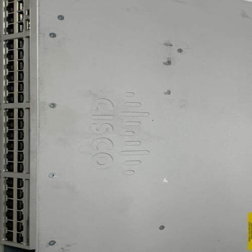 思科cisco C9300-48T-E 二手现货 实物照片。