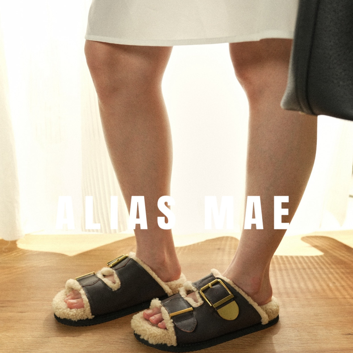 真毛里平底ALIASMAE一字拖