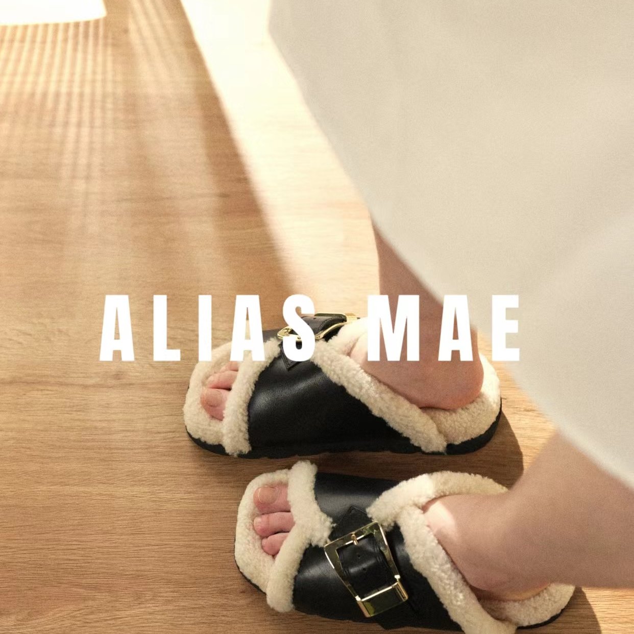 新款皮带扣外穿居家保暖毛毛拖鞋