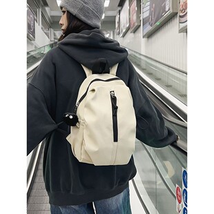 小型轻便简约双肩包女2024新款时尚登山包男休闲旅游户外小号背包