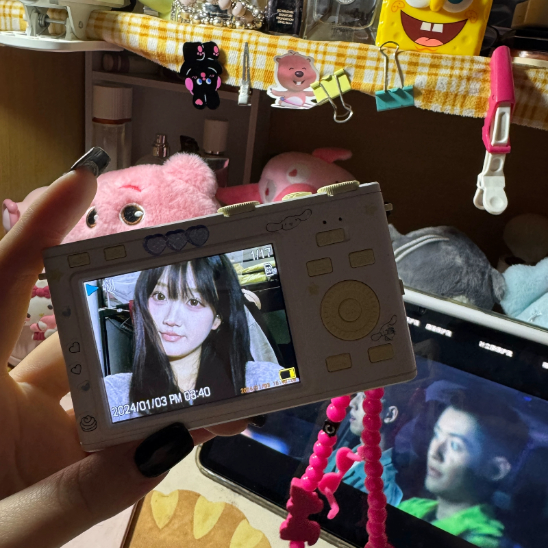 SNSN C24 ccd数码相机带WIFI自拍学生高清复古双镜头内伸缩可遥控