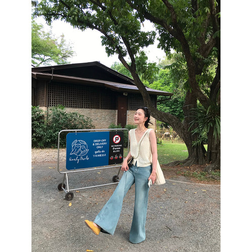 isaro uu 显比例大长腿微喇裤~复古水洗浅蓝软软牛仔裤