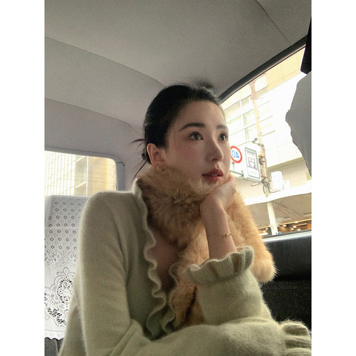 isaro uu 高品山羊绒浣熊绒混纺~亲肤软糯木耳边温暖针织衫