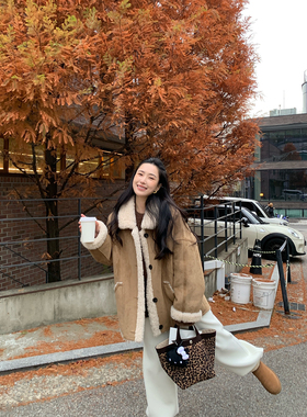 isaro uu 毛茸茸拥抱冬天~100羊毛复合皮毛一体两面穿羔毛外套