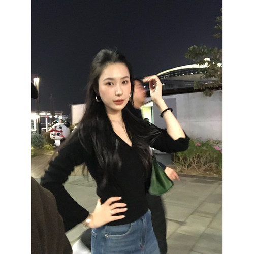 isaro uu 低V领vintage微喇袖针织衫~显比例收腰100羊毛套头毛衣
