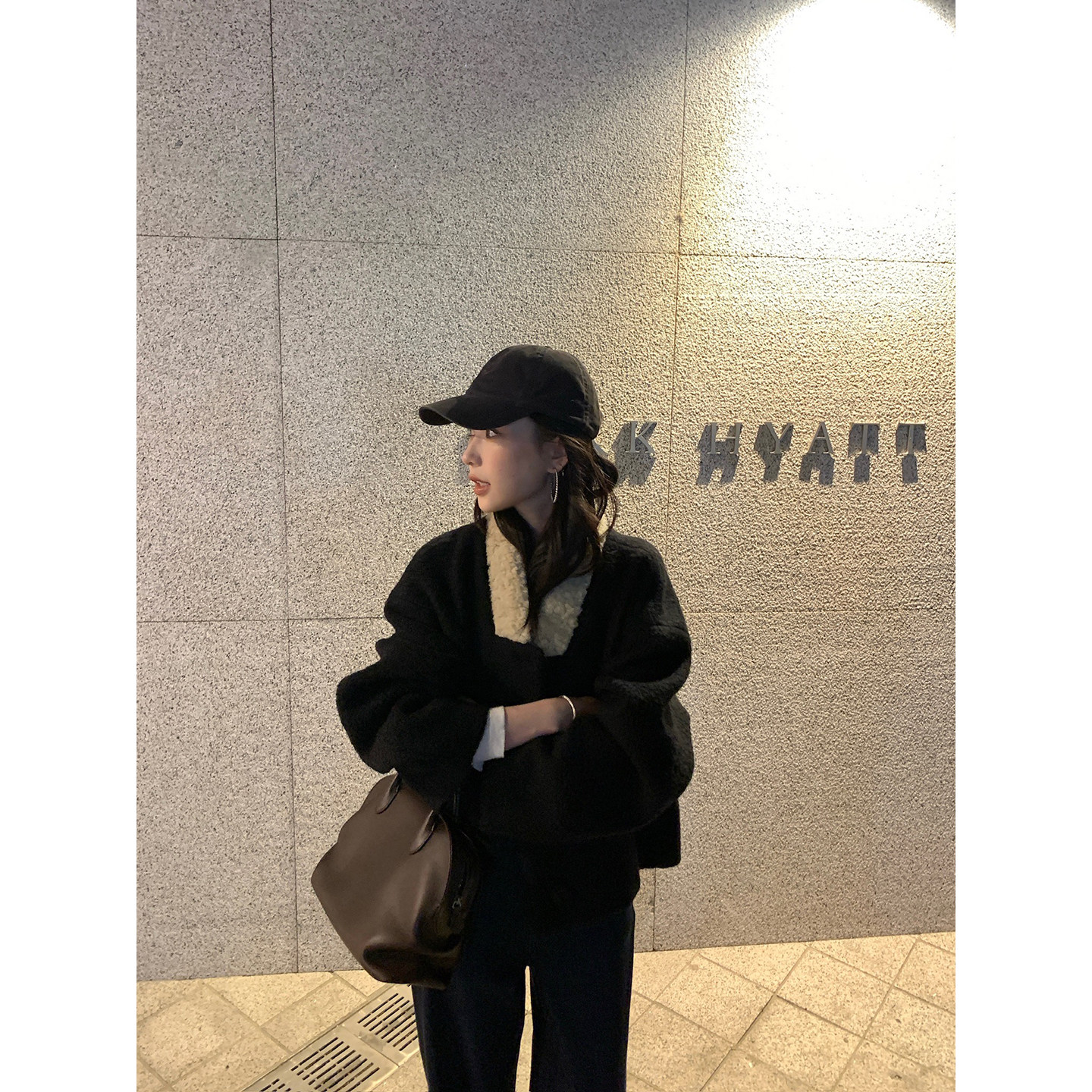isaro uu 苏力羊驼毛短外套~别致包扣羔毛领利落廓形羊毛呢外套