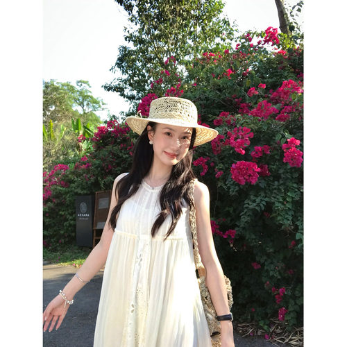 isaro uu 皱皱肌理感天丝连衣裙~重工定染梨花白刺绣无袖连衣裙