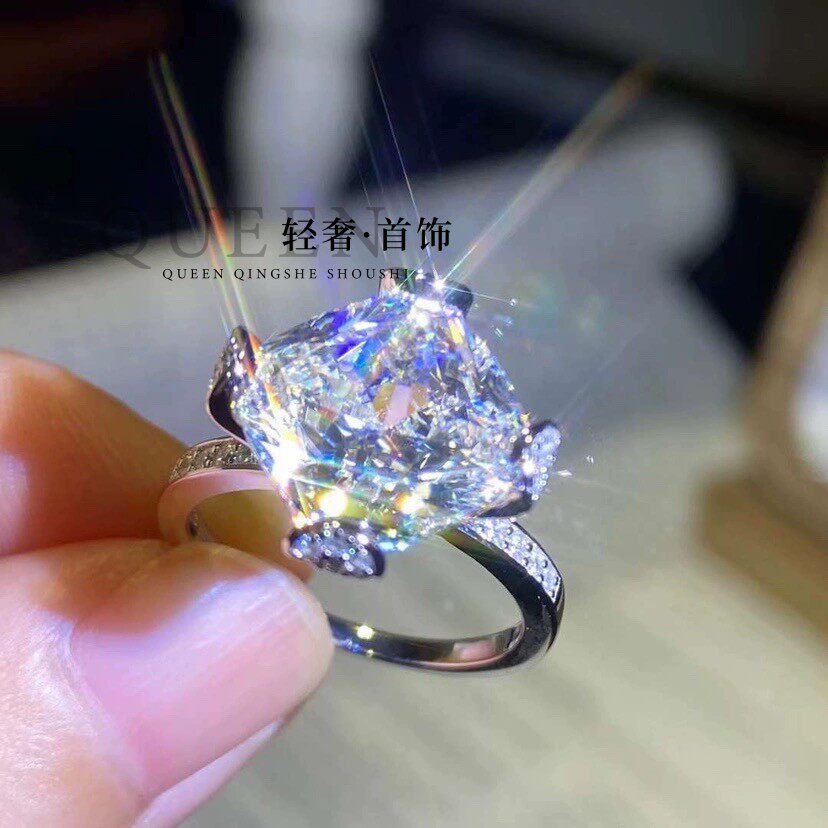 PT950铂金进口D色莫桑石冰花切四爪钻戒奢华10克拉公主方枕形指环