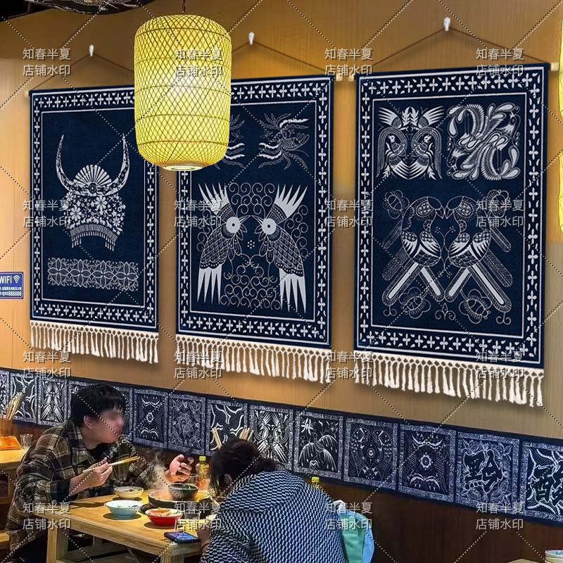 苗族装饰画少数民族特色咖啡店挂画蜡染贵州云南民谣酒馆酒吧壁画图片