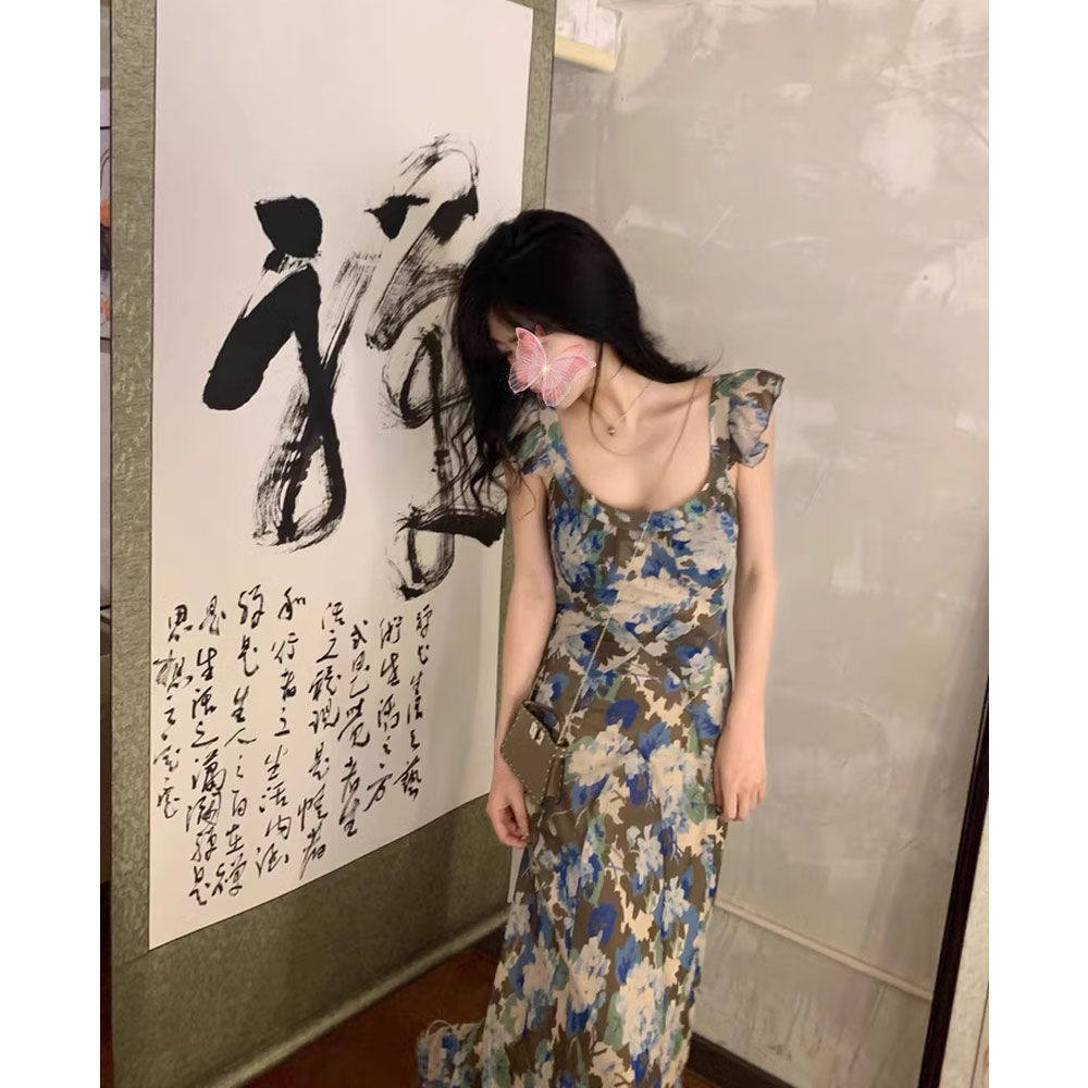 2025夏季新款法式高级感气质性感御姐轻熟风吊带连衣裙