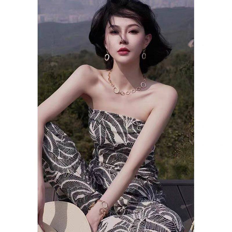 超火夏装老钱风气质休闲辣妹黑色印花露肩抹胸上衣裤子套装女