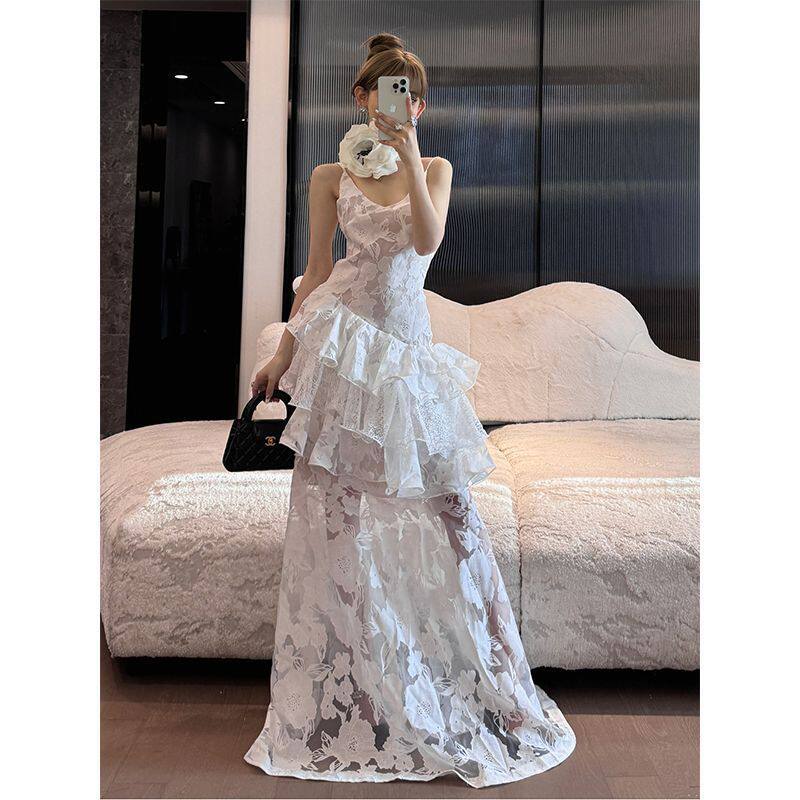 白色吊带连衣裙花朵露背印花荷叶边长年后法式轻礼服